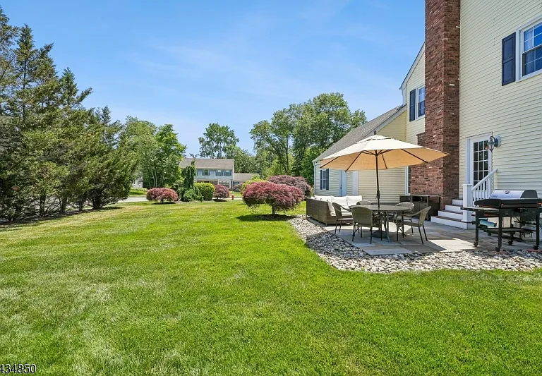4 Copperfield Way — Photo 28