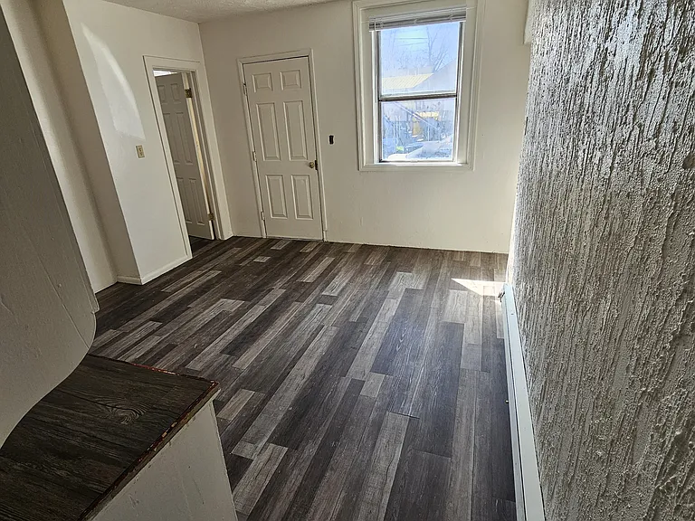 110 7th St #1 — Photo 2