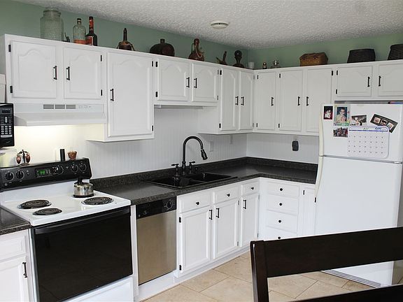 5th image of 202 W Price Ave
