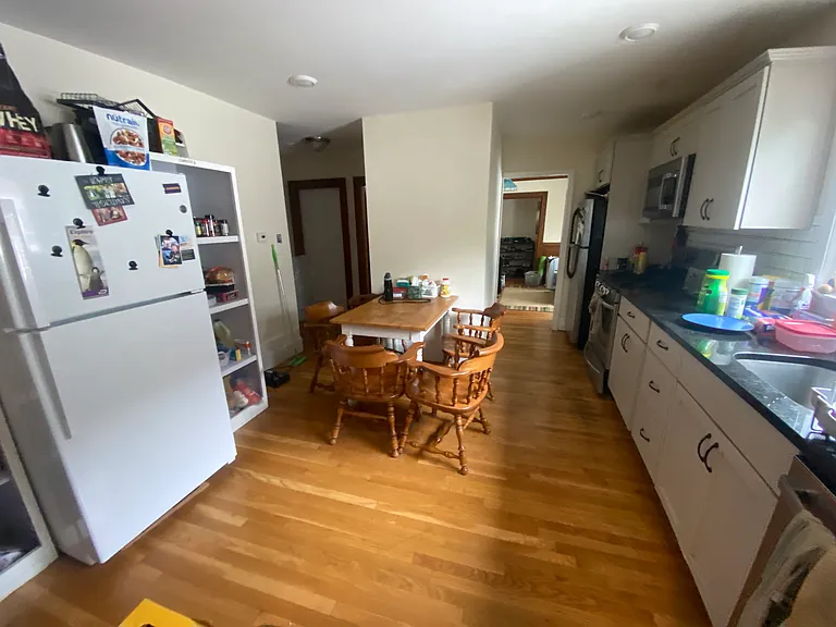 12 Seagrave Rd — Photo 5