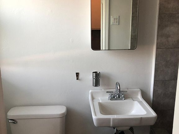 3rd image of 1456 N Ditman Ave