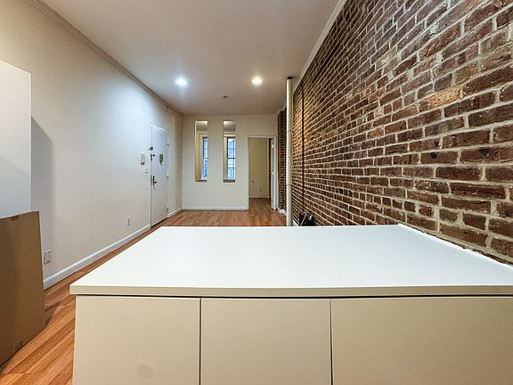 5th image of 71 Pineapple St APT A3