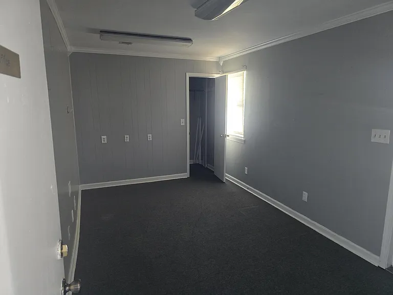 1218 E Harding Ave — Photo 3