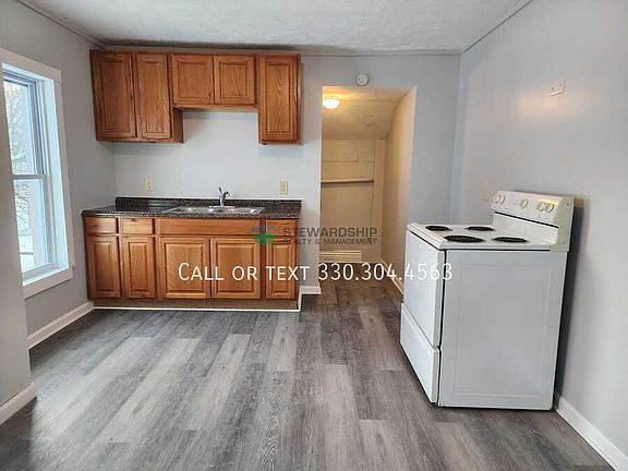 2nd image of 406 1st St SE Unit C