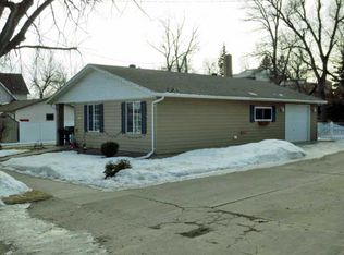 204 4th Ave SE, Rugby, ND 58368