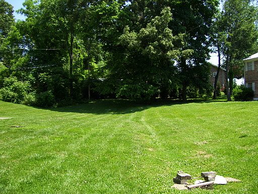 2nd image of 206 Pinecrest Dr APT 2