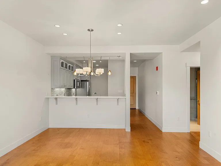 175 Lithia Way #201 — Photo 4