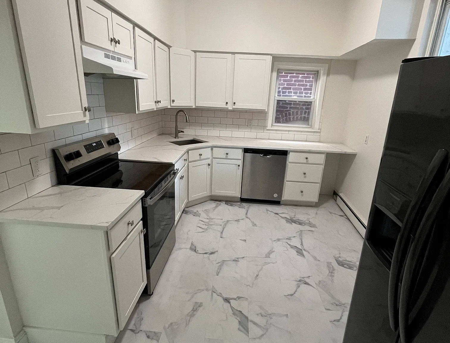 4 bed, 2200 sqft, $2,000 — Photo 1