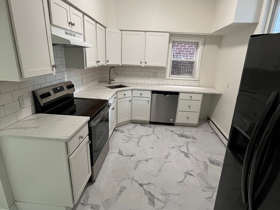 1st image of 36 Market St #1