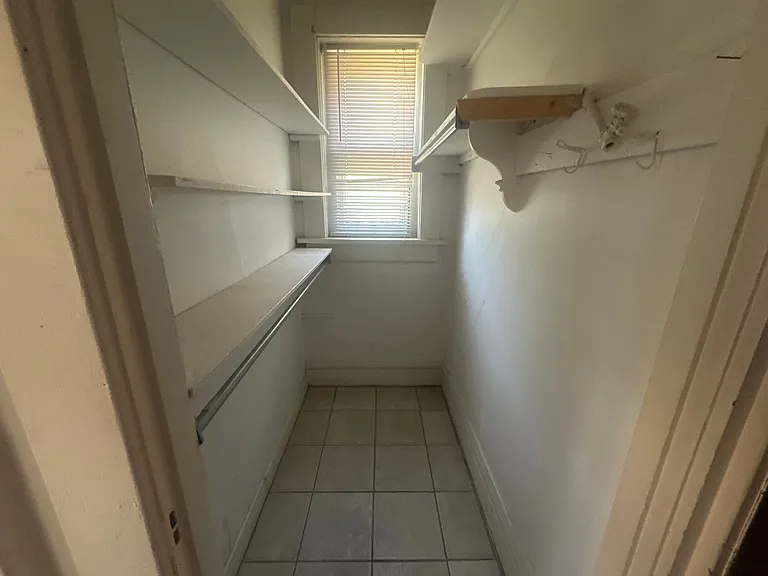 King Ave 222 MLR — Photo 6