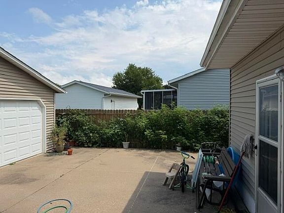 4th image of 2807 Broadlawn Ave