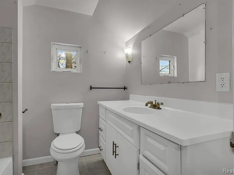 8268 Hudson Ave — Photo 15