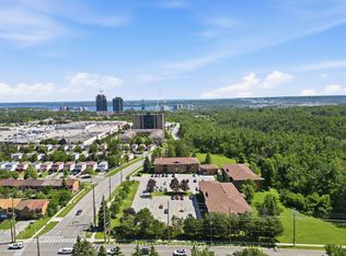 10C Coulter St #324, Barrie, ON L4N6R9