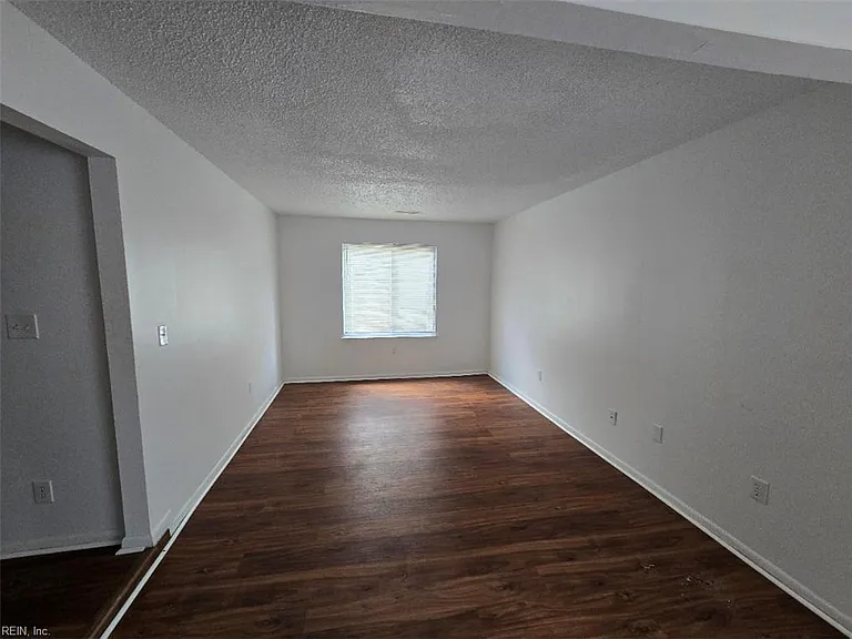 5710 Brandon Blvd — Photo 3
