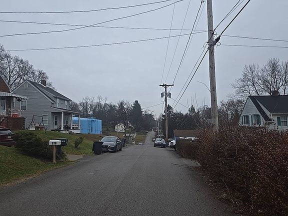 5th image of 778 Elk Ave