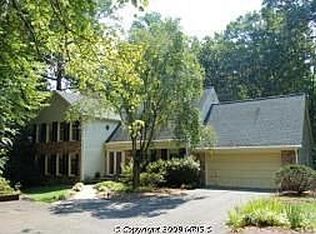 12308 Cannonball Rd, Fairfax, VA 22030