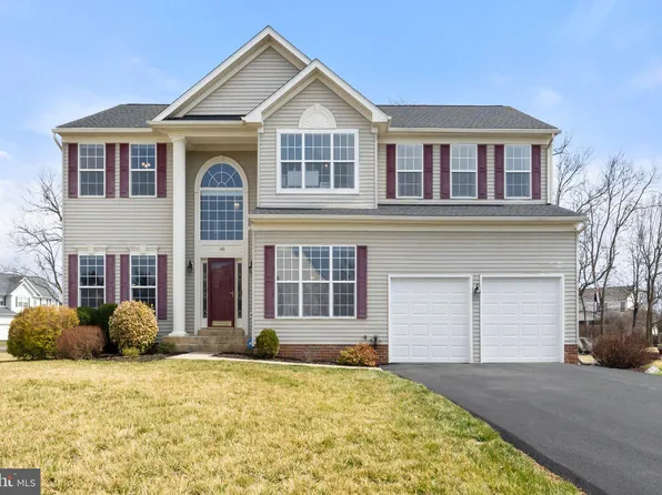 140 Pebble Beach Cir, Charles Town, WV 25414