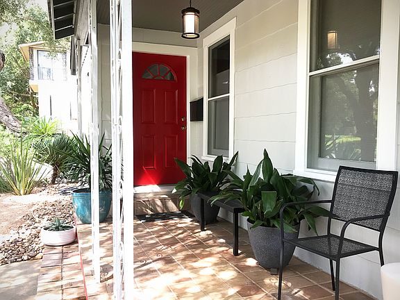 3rd image of 301 Wildrose Ave