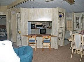 2nd image of 404 Robin Ln