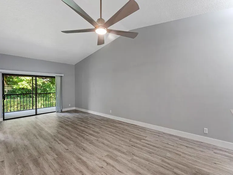 3139 Millwood Ter #2240 — Photo 8