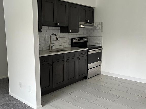 3rd image of 120 Saint Charles St APT 8