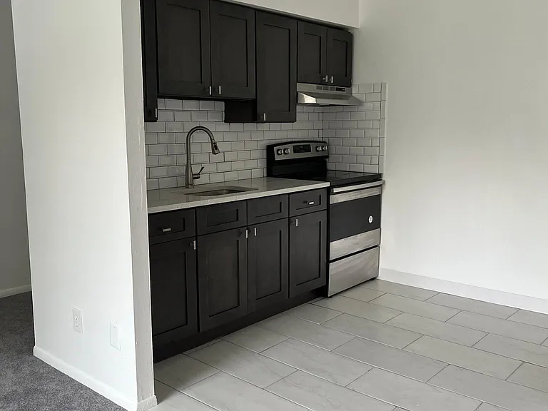 120 Saint Charles St #8 — Photo 3