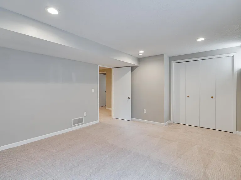 3104 39th Ave NE — Photo 11