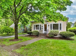 17 Meriam St, Wakefield, MA 01880