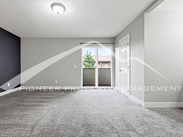 1827 Quail St #10 — Photo 13
