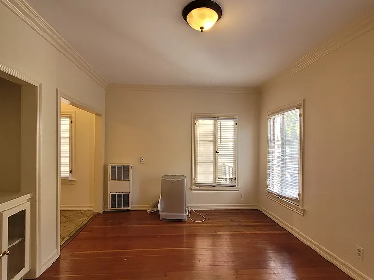 Reeves Apartments — Photo 32