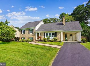 2012 Rampart Dr, Alexandria, VA 22308