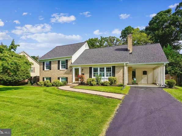 2012 Rampart Dr, Alexandria, VA 22308