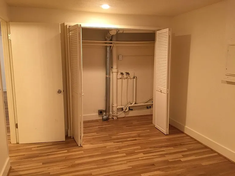 426 NE 75th Ave — Photo 19