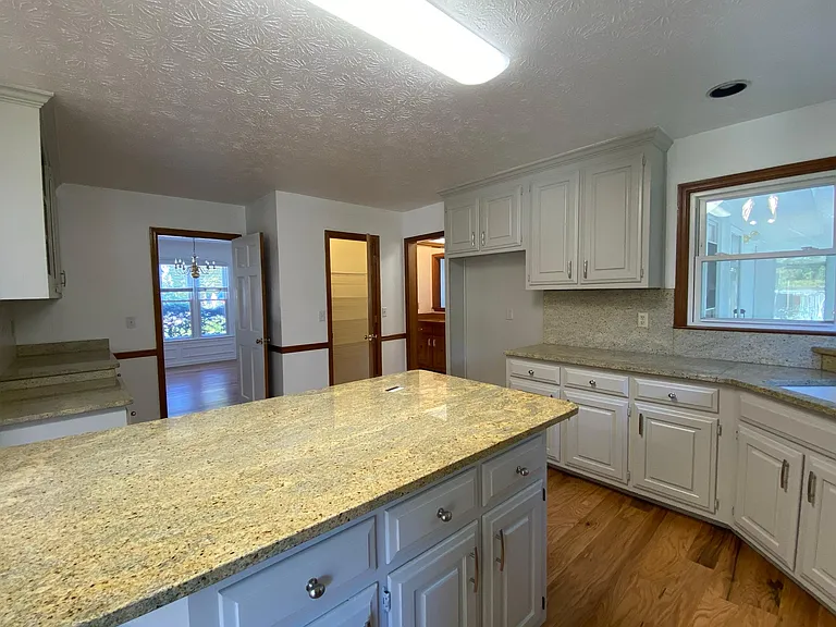 3013 Eglantine Ct — Photo 11