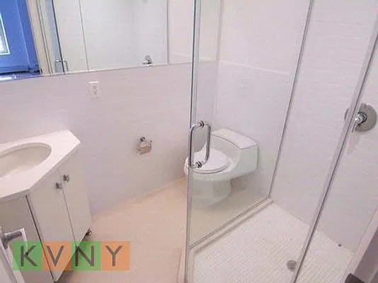 Rented by KVNY Soho | media 81