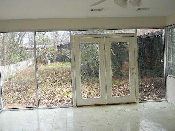 5th image of 308 Waverly Wood Ln
