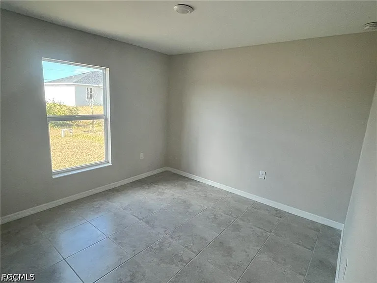 2538 NW 24th Pl — Photo 9
