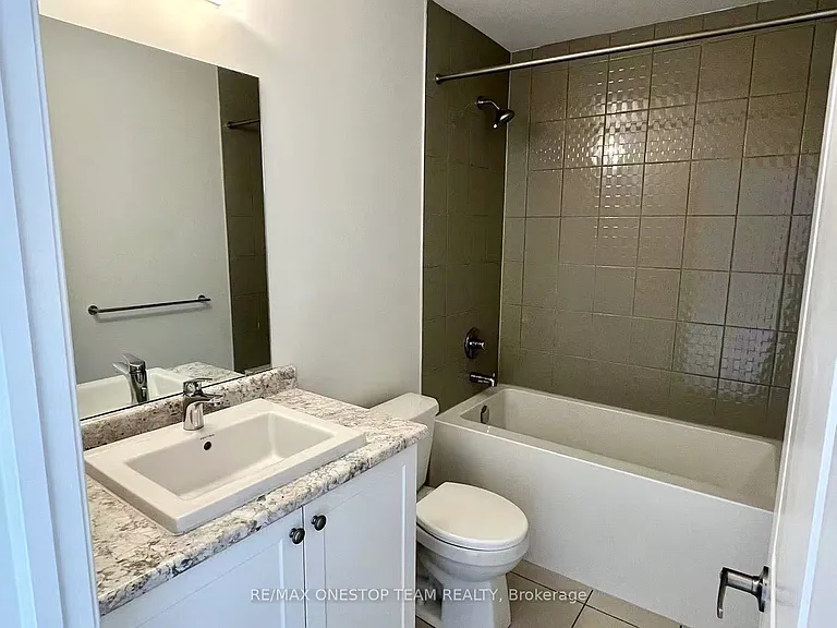 24 Pennine Dr — Photo 20
