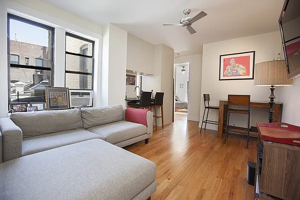 Rented by Avi Nash Associates | media 19