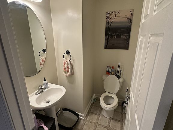 5th image of 1800 Gardenspring Dr