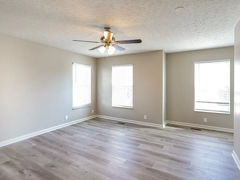 3106 Creekview Ln — Photo 10