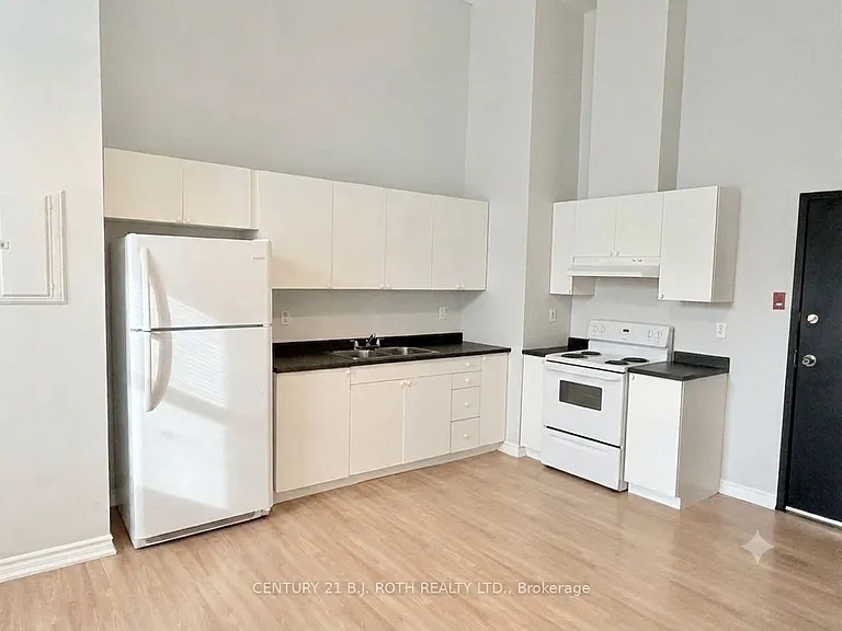 19 Dunlop St W #205 — Photo 4