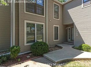 8354 NW Barrybrooke Dr, Kansas City, MO 64151