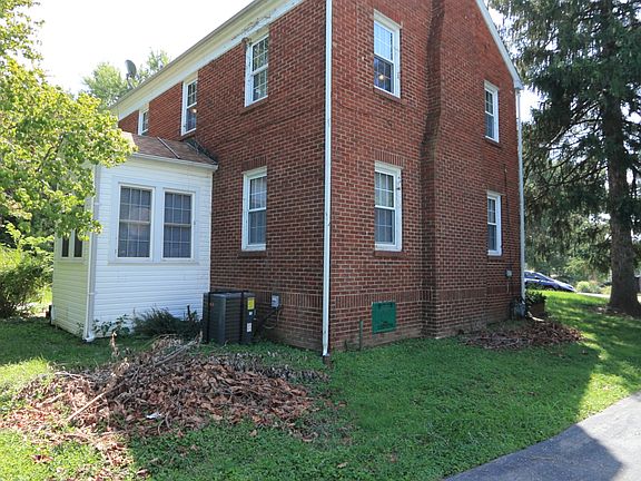 3rd image of 711 Cordova St