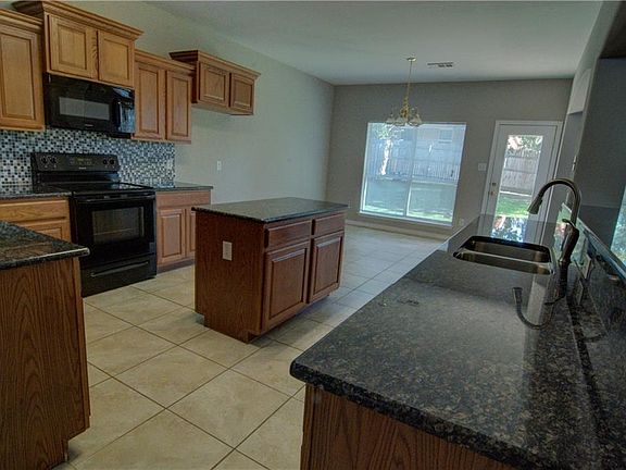 3rd image of 624 Dover Heights Trl