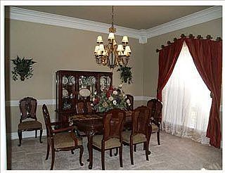 4th image of 202 Summertree Ct