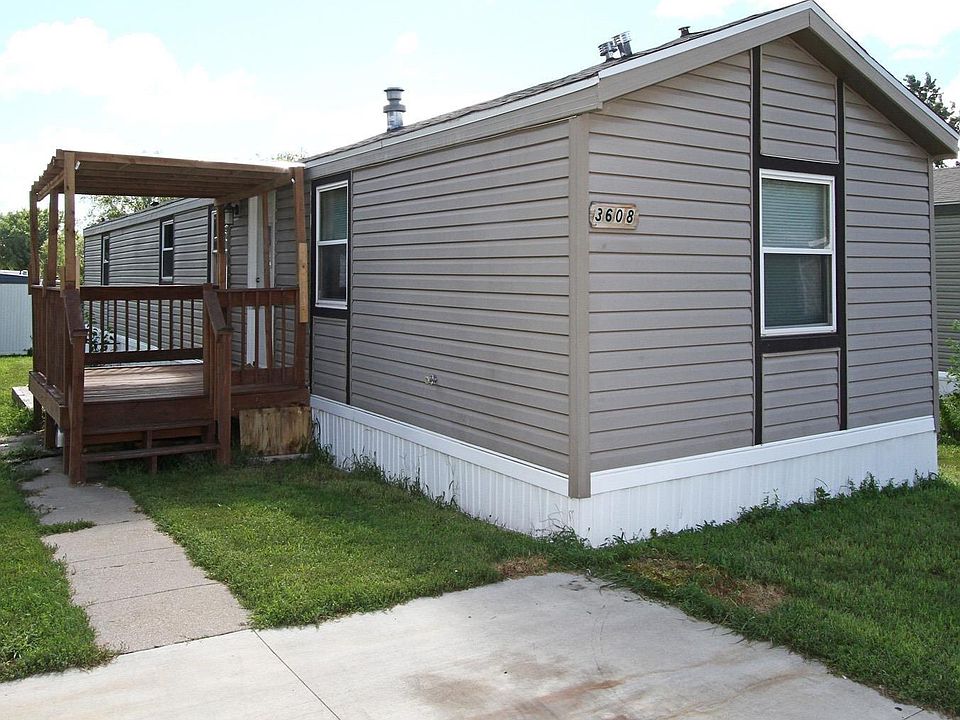 1st image of 3608 NW Palm Ct