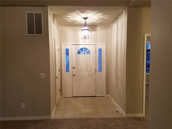 5th image of 46 Lyndhurst Dr