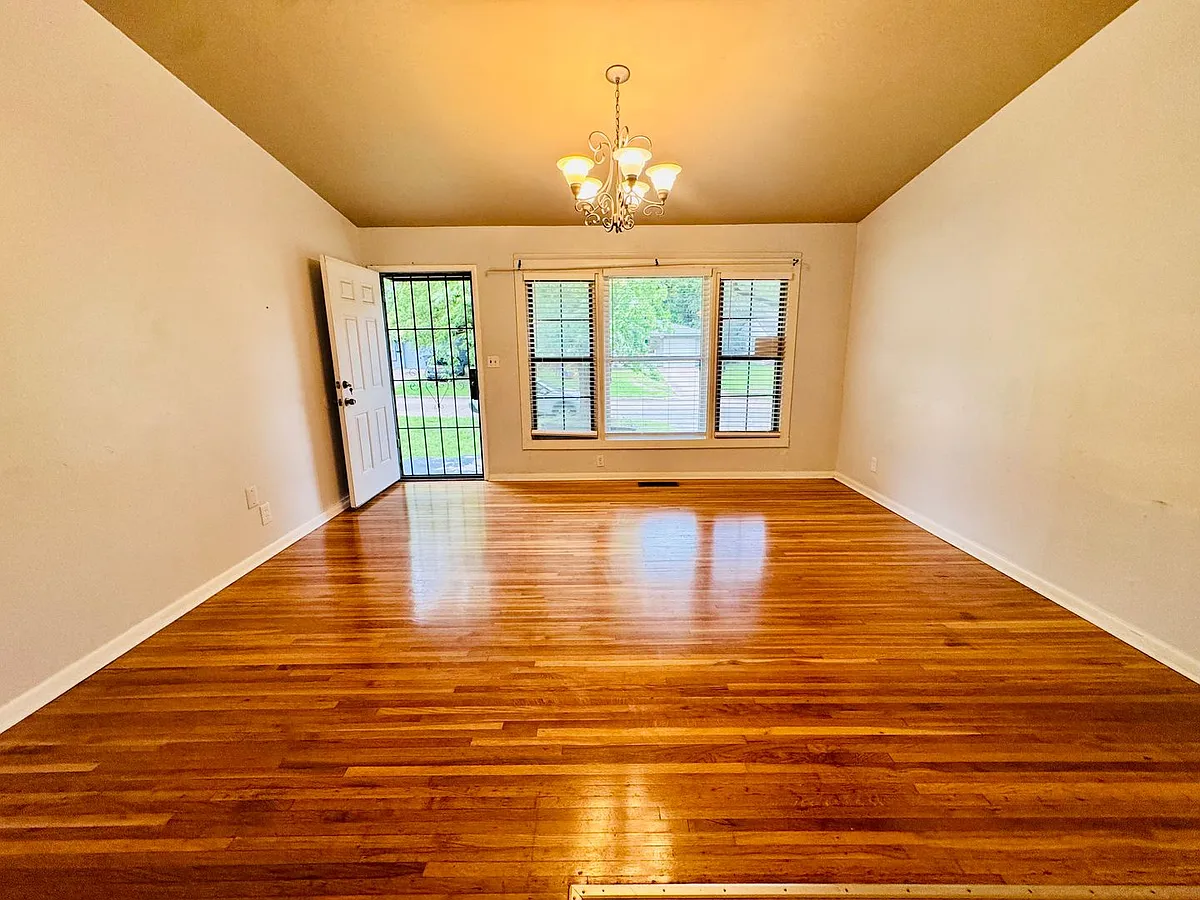 Building Photo - 5519 N Garrison Pl