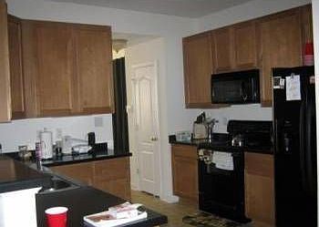 4th image of 536 Normandy St